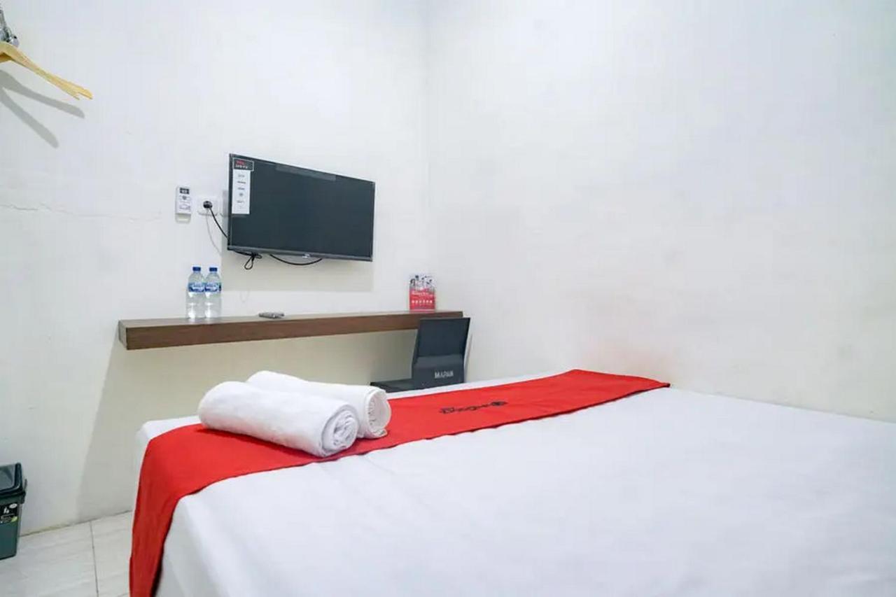 Hotel Reddoorz Near Ekowisata Mangrove Belawan Extérieur photo