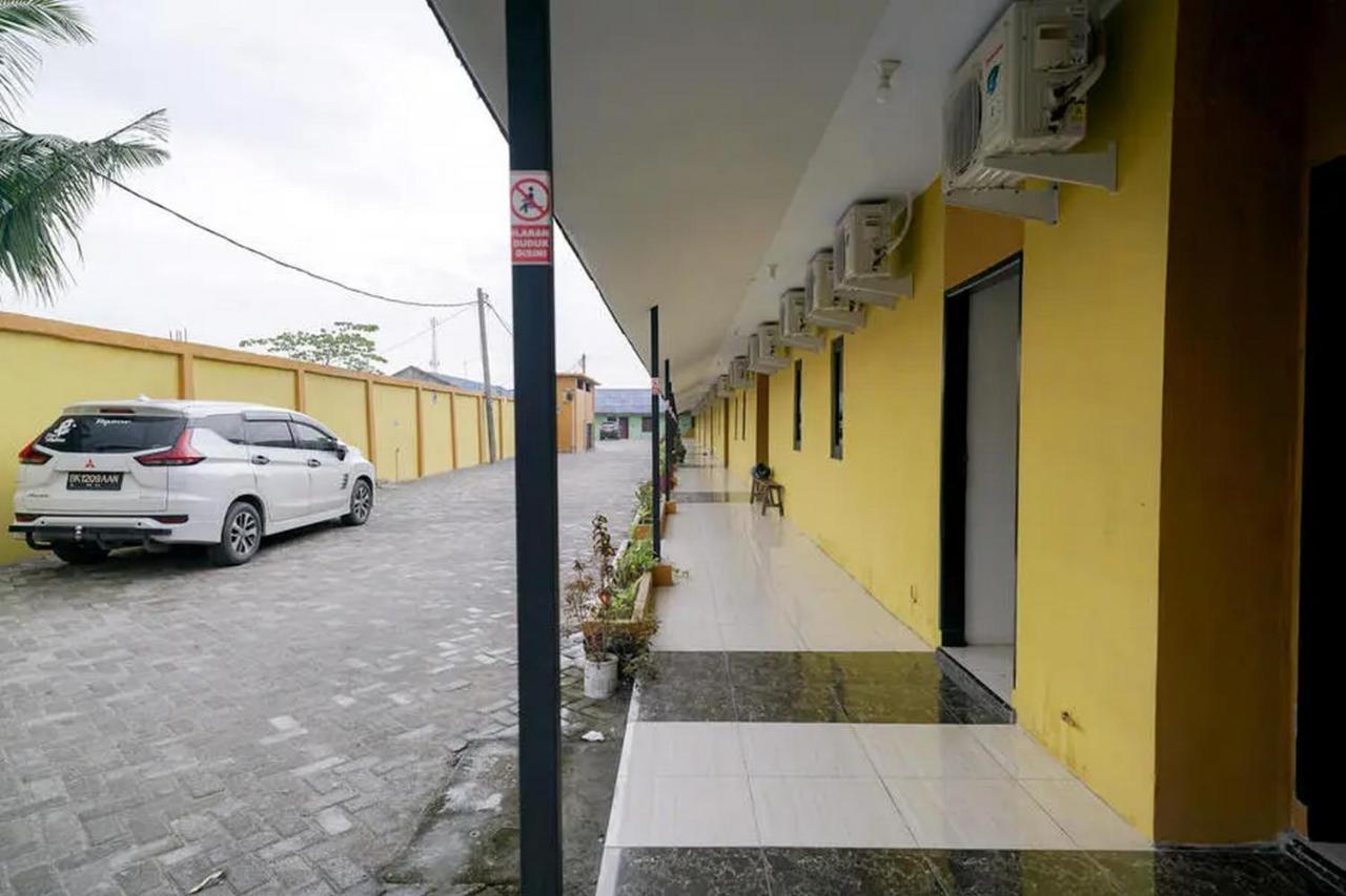 Hotel Reddoorz Near Ekowisata Mangrove Belawan Extérieur photo