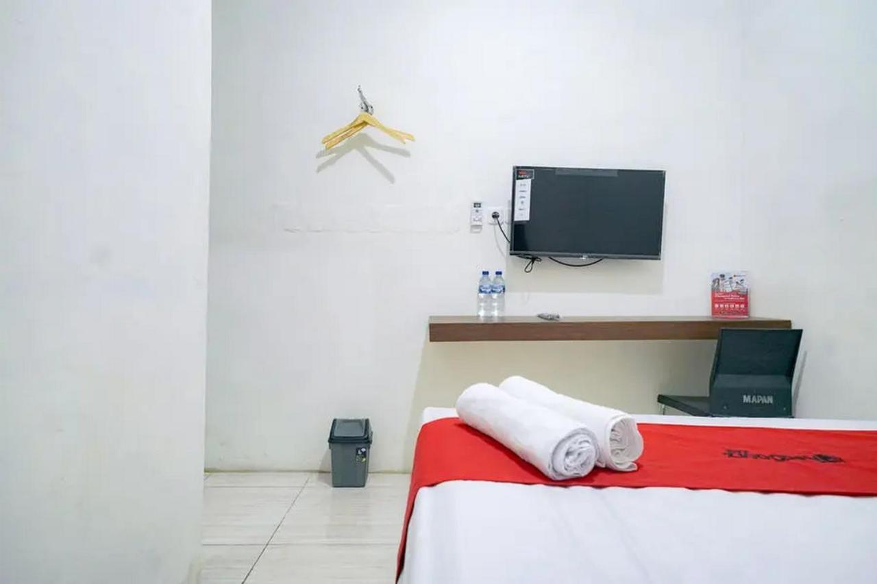 Hotel Reddoorz Near Ekowisata Mangrove Belawan Extérieur photo