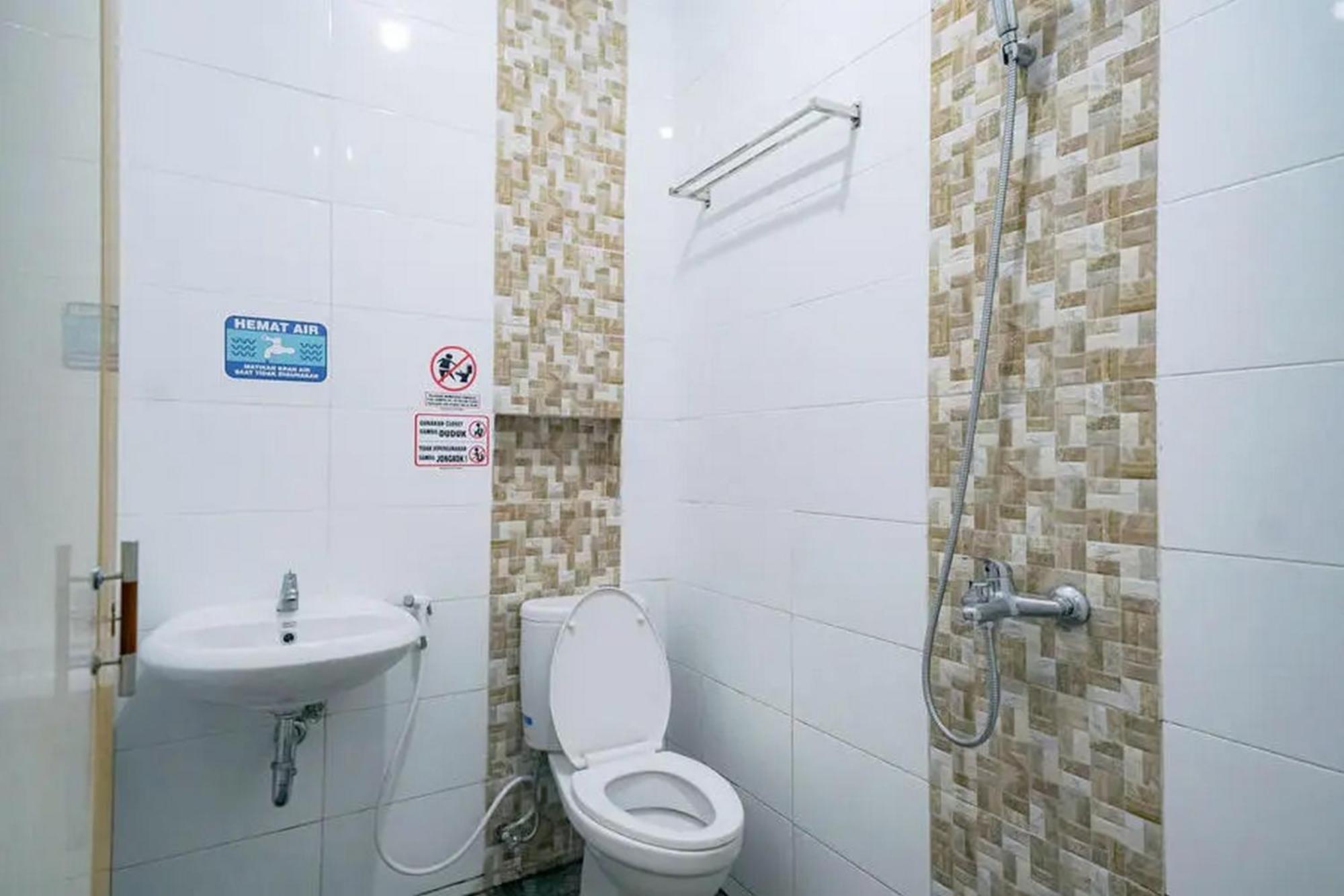 Hotel Reddoorz Near Ekowisata Mangrove Belawan Chambre photo