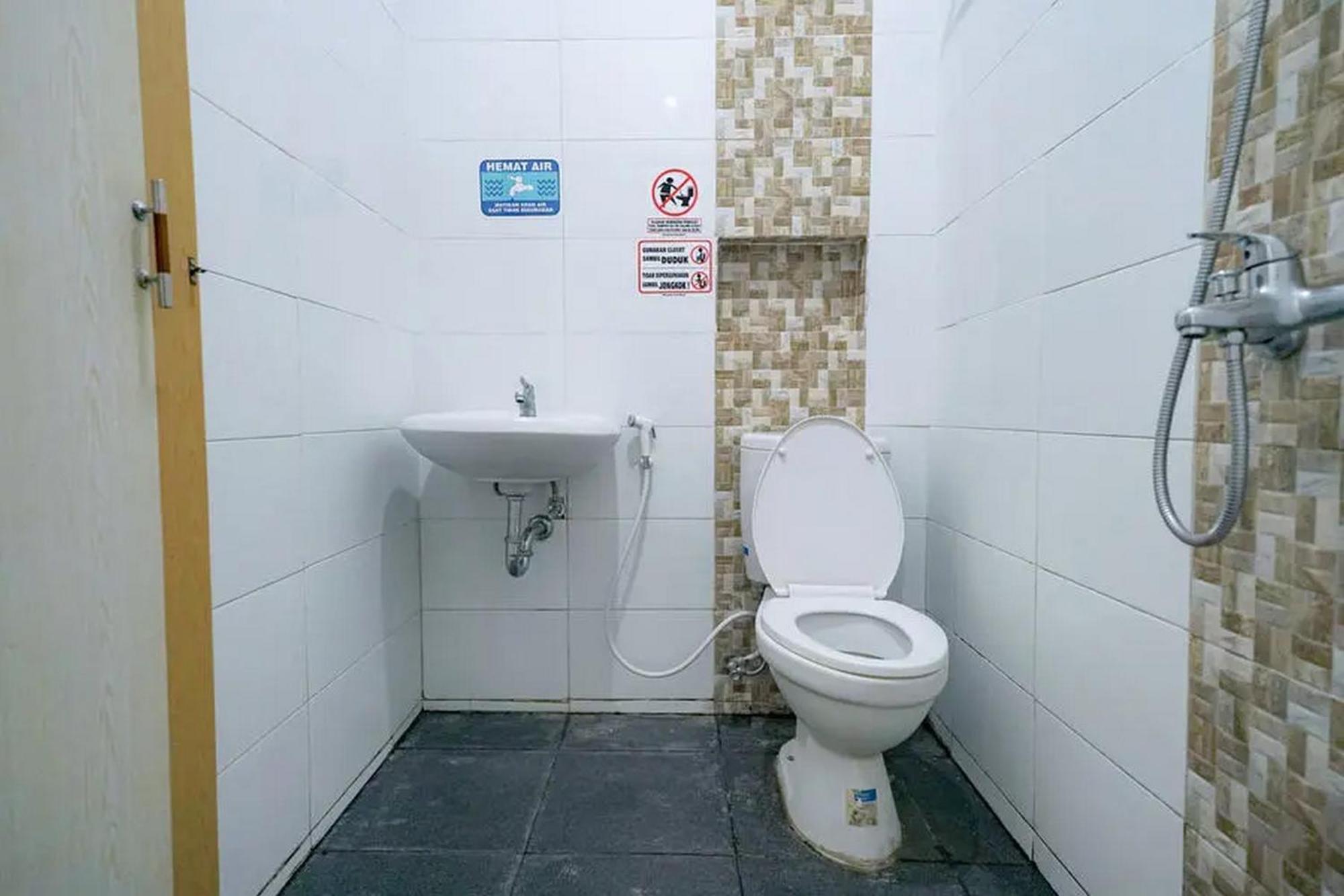 Hotel Reddoorz Near Ekowisata Mangrove Belawan Chambre photo